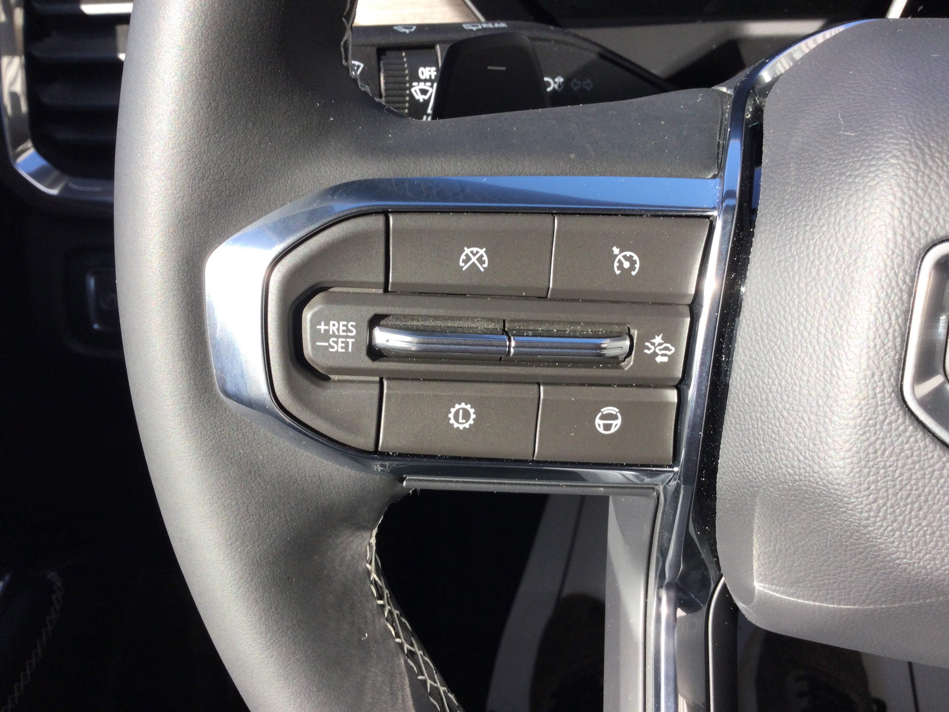 New 2026 GMC Acadia Denali w/ Super Cruise Package image 13