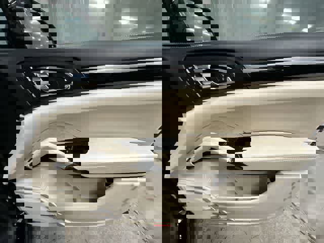 Used 2017 Porsche Cayenne Turbo AWD/4WD image 23