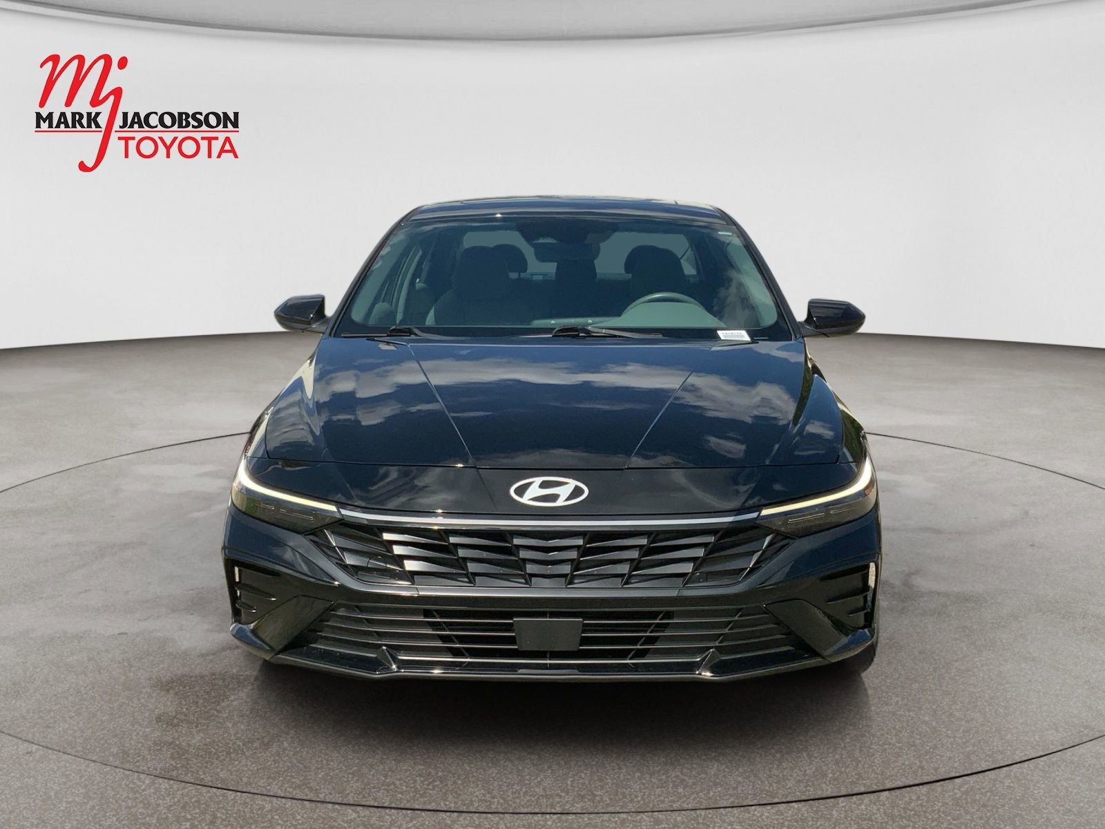 Used 2025 Hyundai Elantra SEL FWD image 2