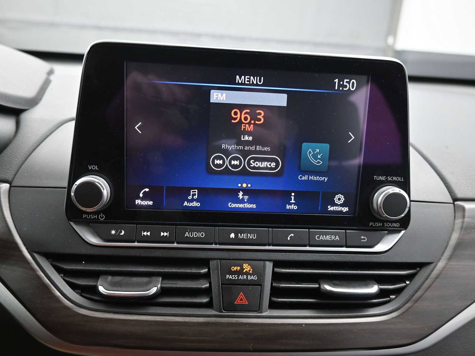 Used 2024 Nissan Altima 2.5 SV image 13