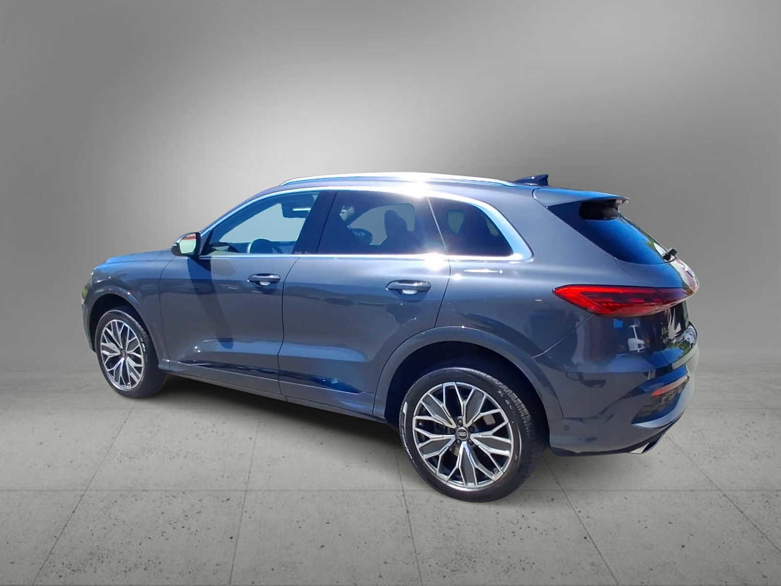 Used 2025 Audi Q5 Premium Plus w/ Premium Plus AWD/4WD image 6