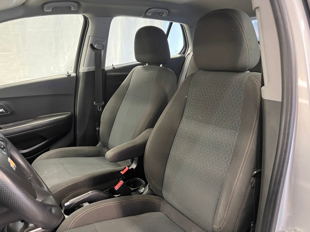 Used 2018 Chevrolet Trax LS image 14