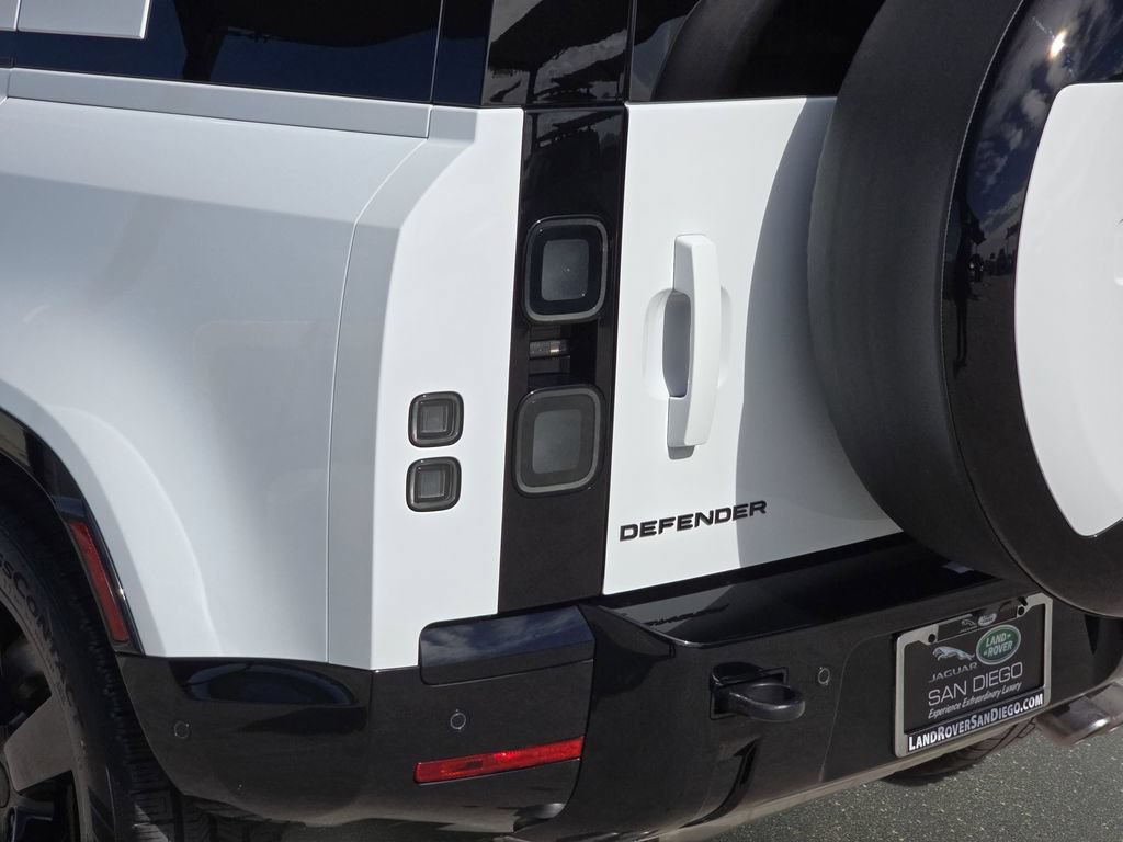 New 2026 Land Rover Defender 110 V8 AWD/4WD image 35