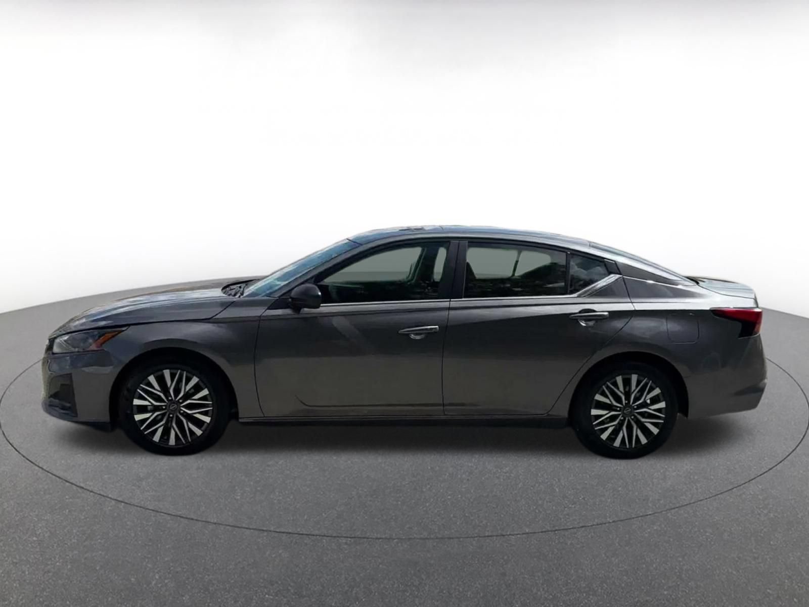 Used 2026 Nissan Altima 2.5 SV FWD image 8