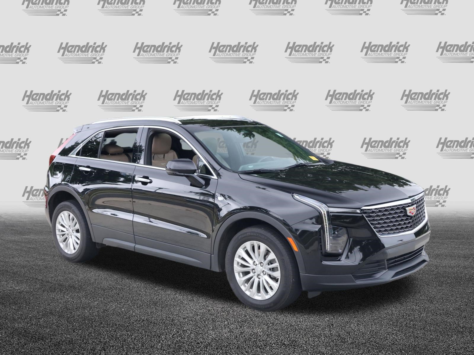 Used 2024 Cadillac XT4 Luxury w/ Cold Weather Package AWD/4WD image 2