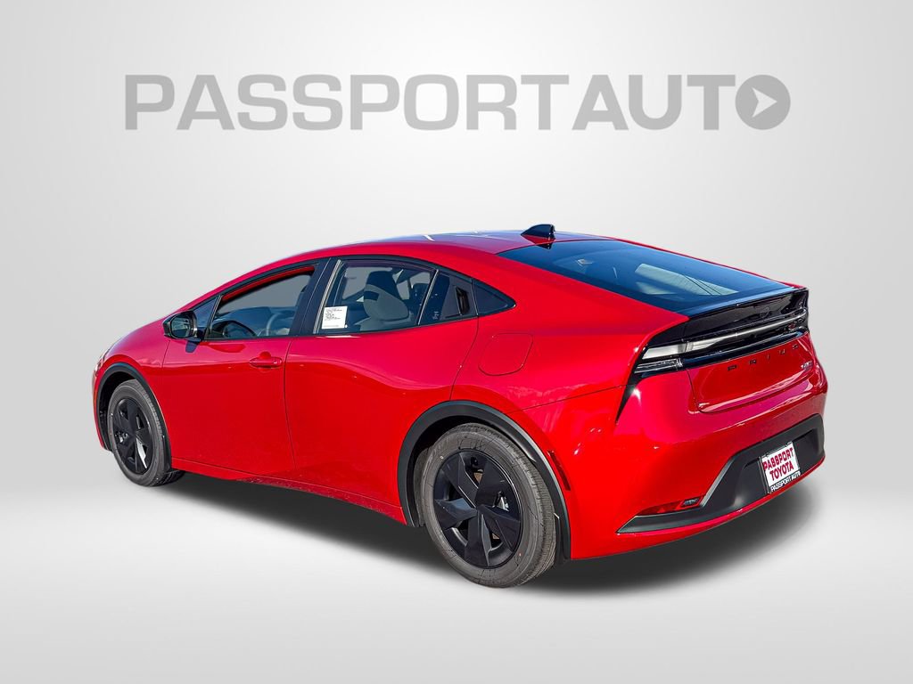 New 2026 Toyota Prius Plug-In Hybrid SE image 3