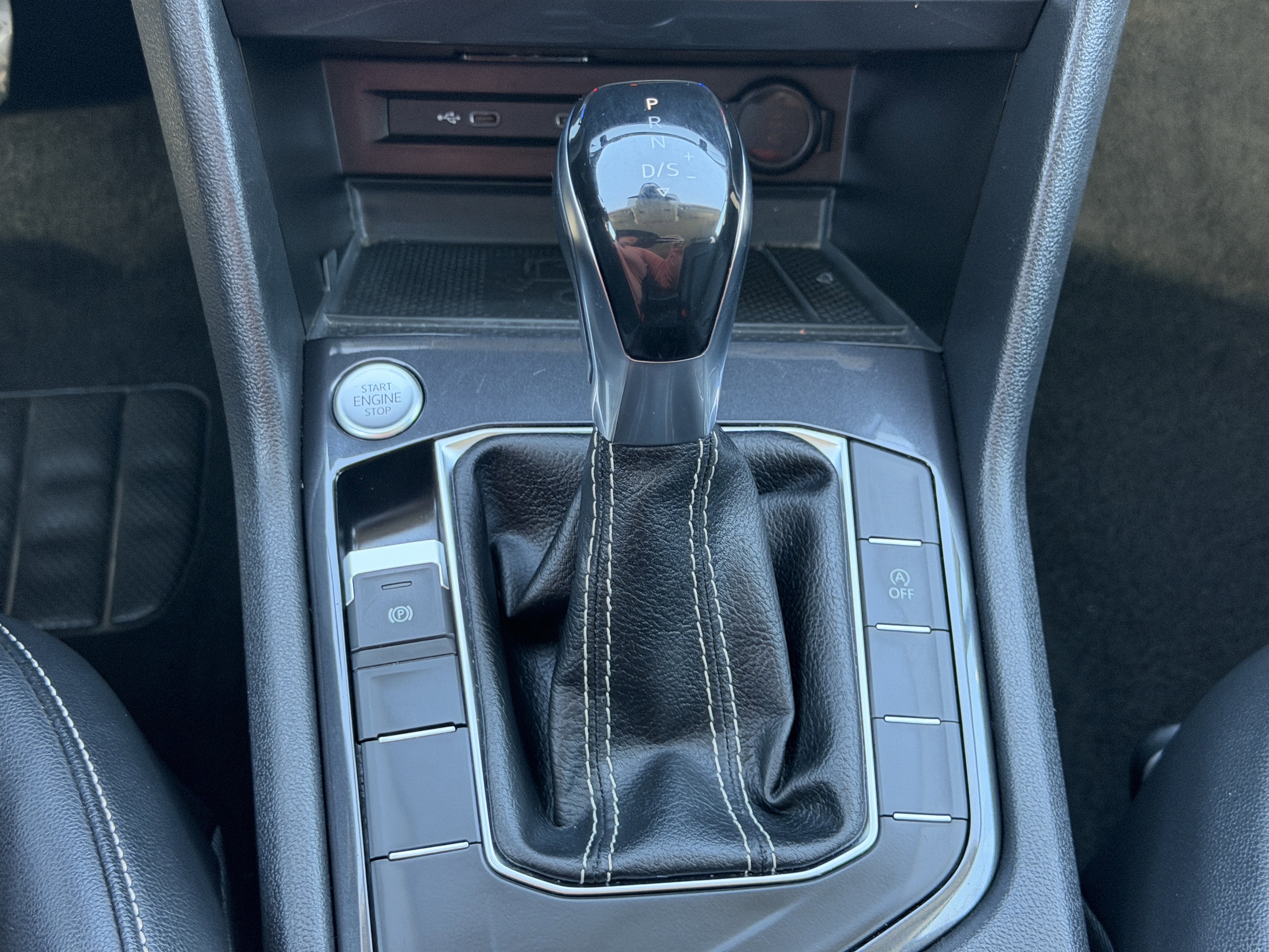 Used 2024 Volkswagen Tiguan SE image 26