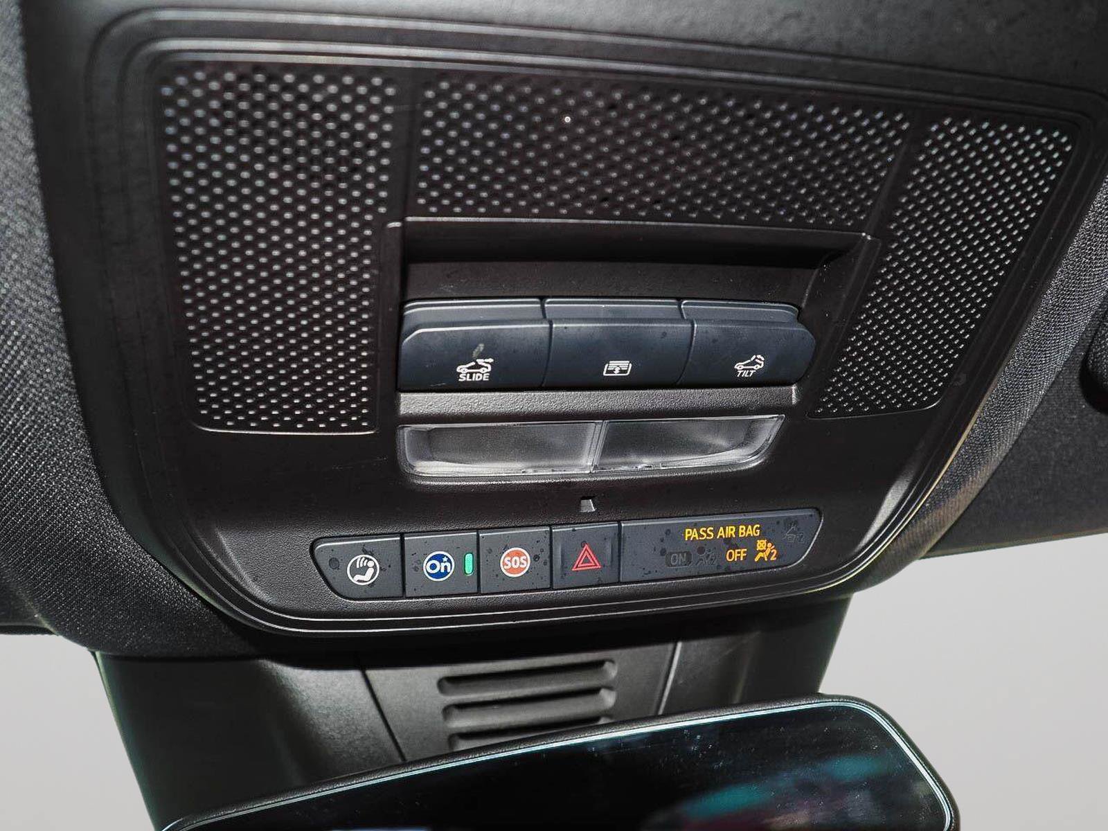 Certified 2025 Chevrolet Equinox EV LT w/ Convenience Package FWD image 25