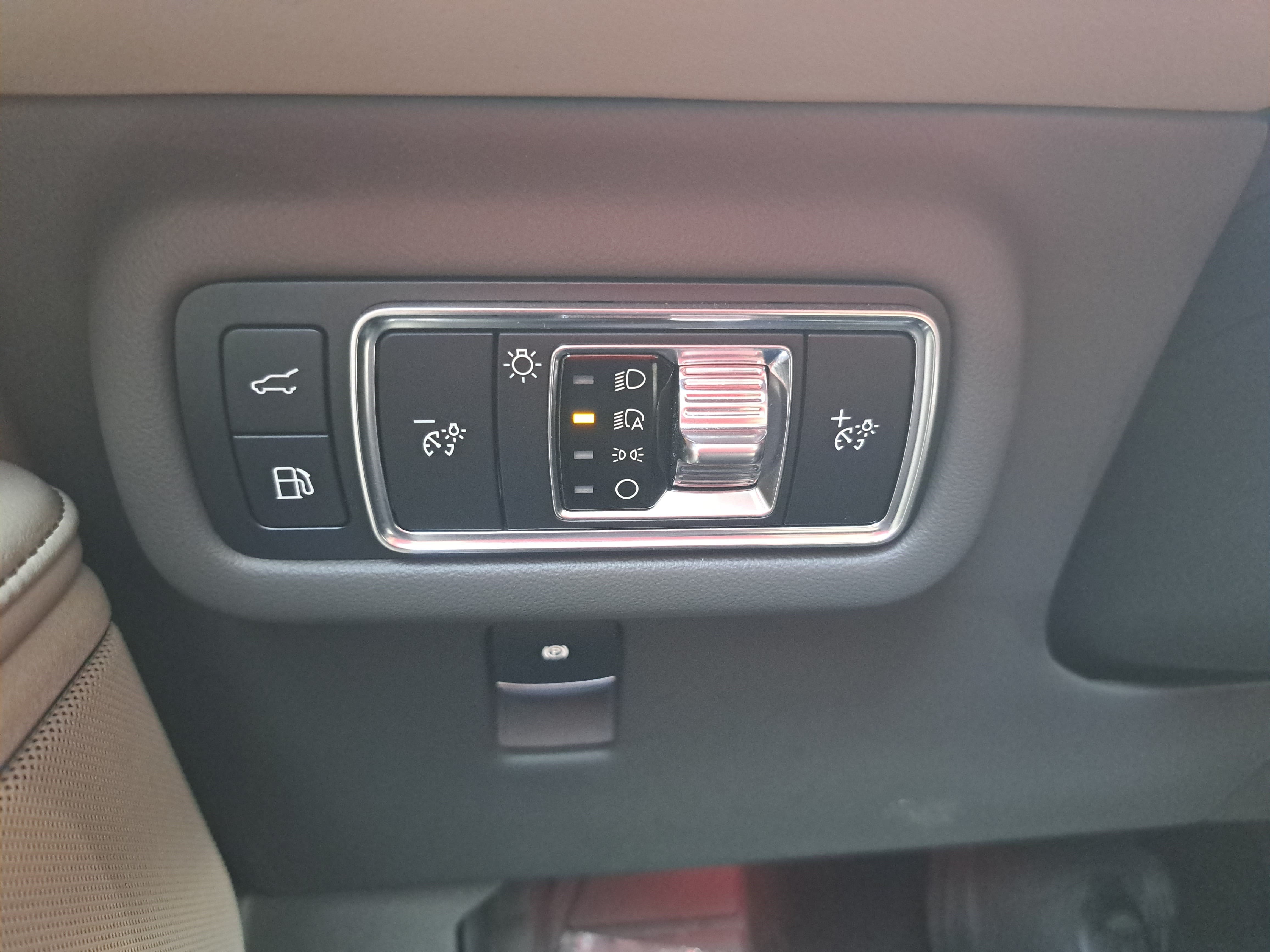 Used 2024 Lincoln Nautilus Premier w/ Equipment Group 102A AWD/4WD image 25