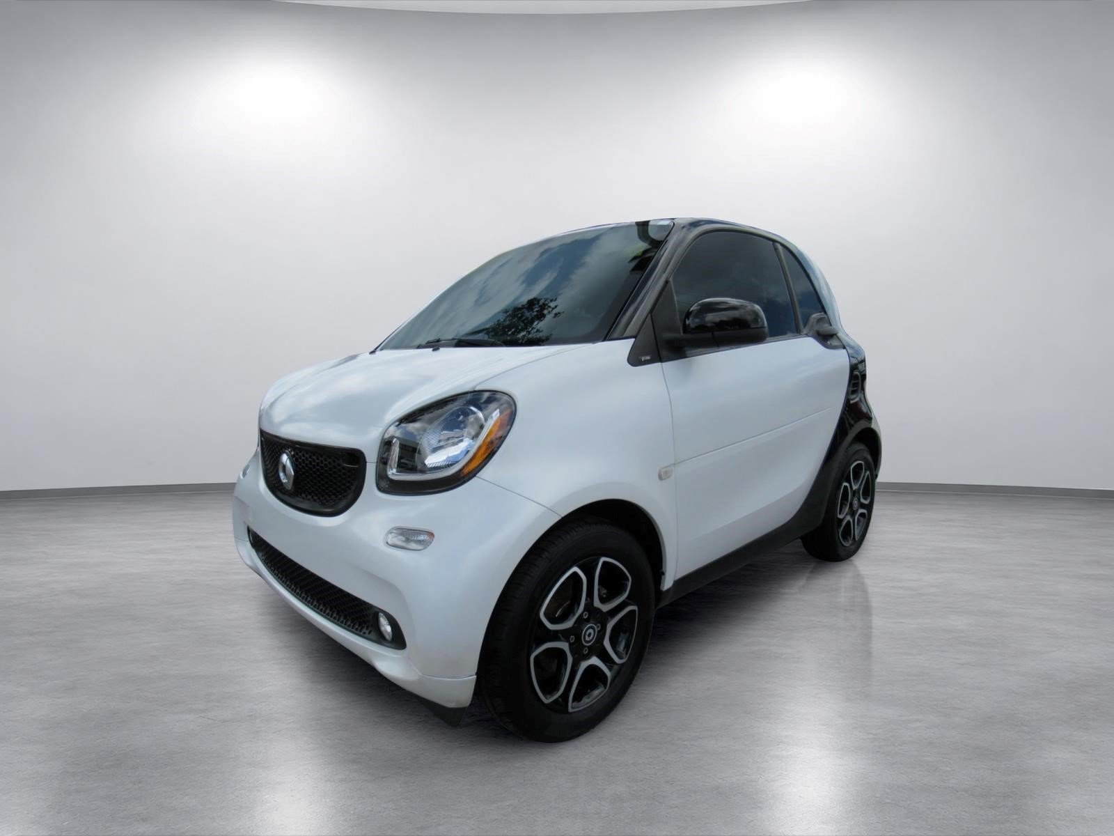 Used 2016 smart fortwo Prime RWD image 4