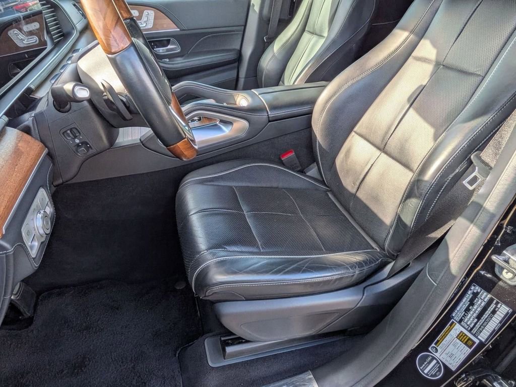 Used 2021 Mercedes-Benz Maybach GLS 600 4MATIC image 4