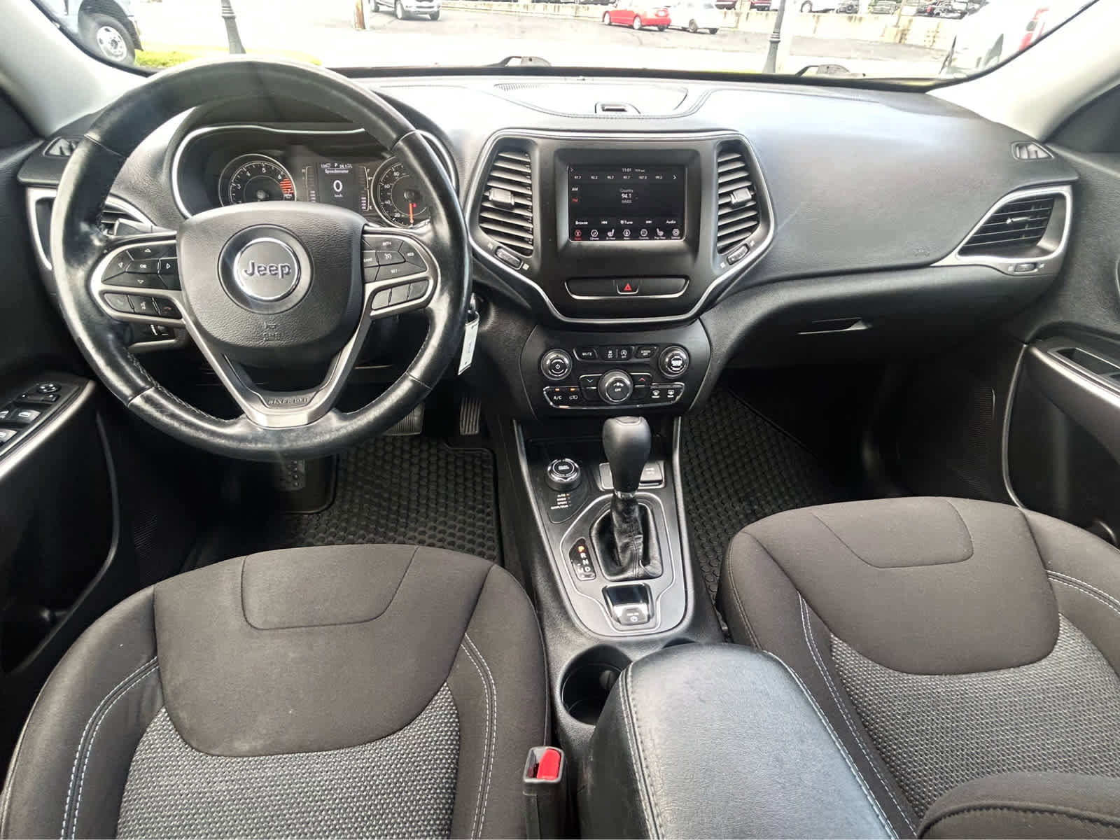 Used 2020 Jeep Cherokee Latitude w/ Cold Weather Group AWD/4WD image 12