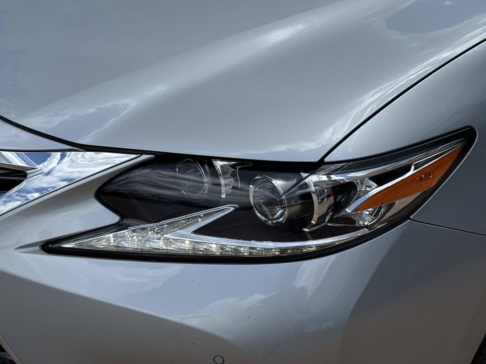 Used 2017 Lexus ES 350 w/ Luxury Package FWD image 9