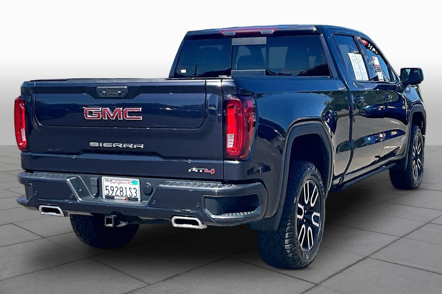 Used 2023 GMC Sierra 1500 AT4 w/ AT4 Premium Package AWD/4WD image 12