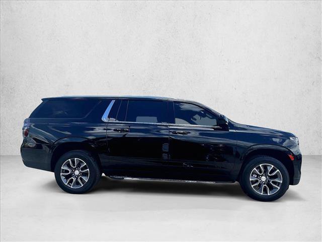 Used 2023 Chevrolet Suburban LS RWD image 5