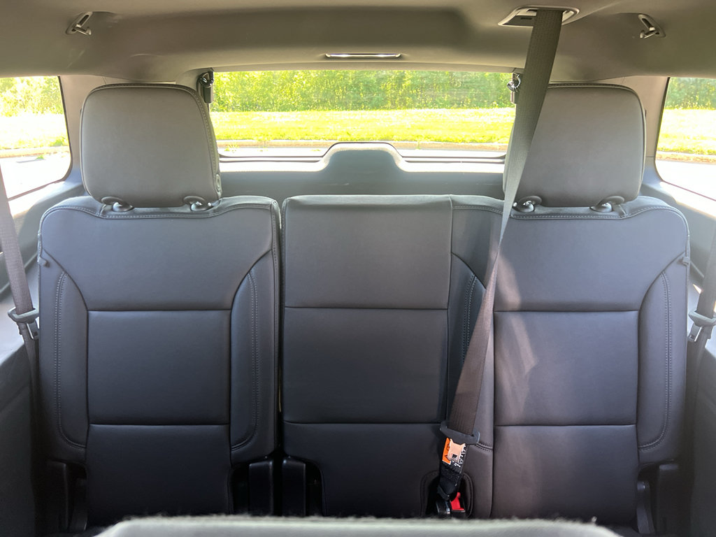 Used 2025 Chevrolet Suburban Z71 AWD/4WD image 37