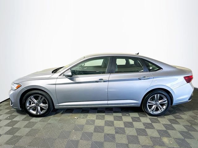 Used 2024 Volkswagen Jetta SE image 5