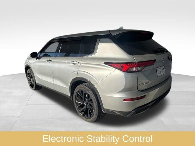 Used 2022 Mitsubishi Outlander SE image 6