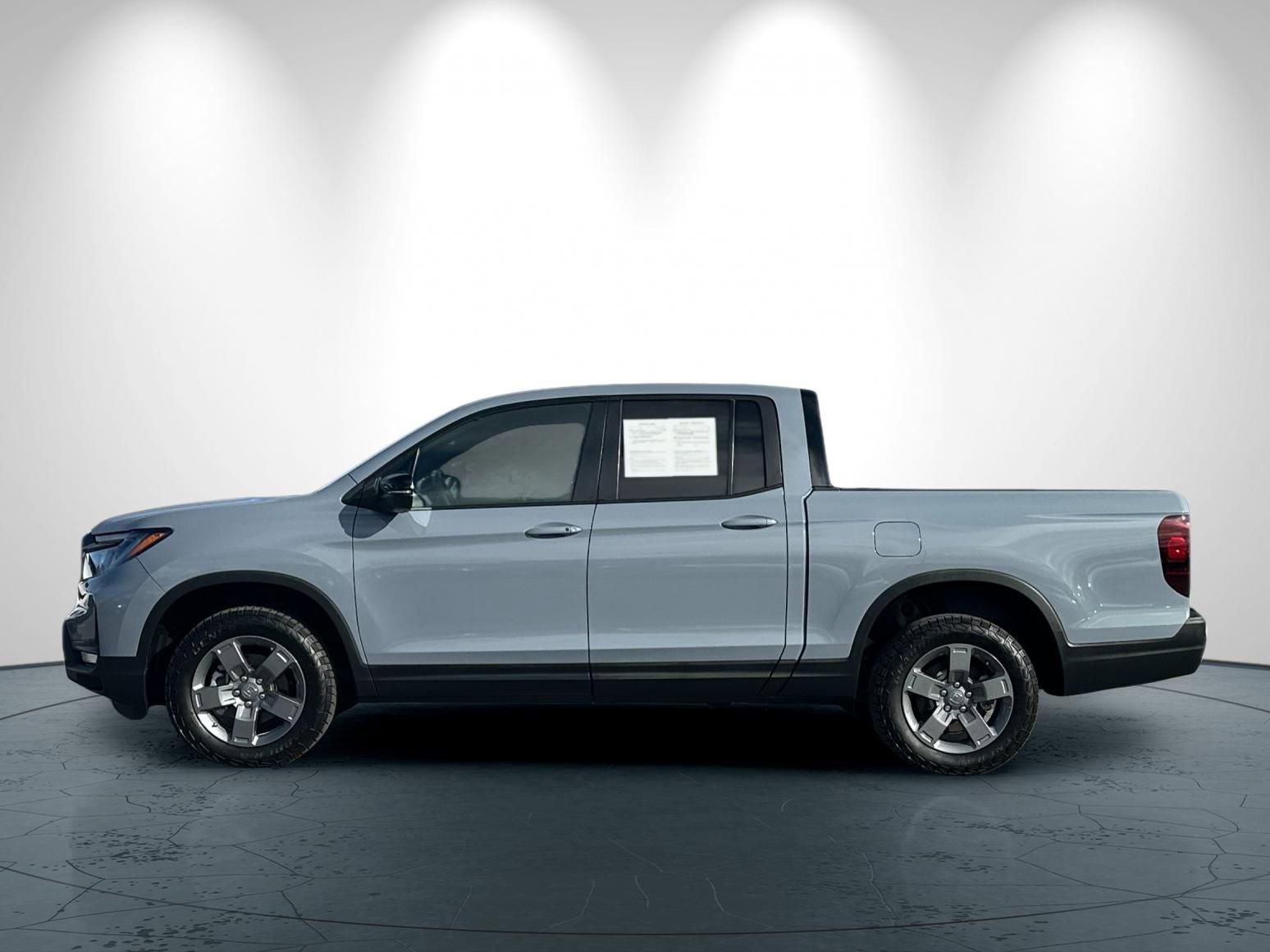 Used 2025 Honda Ridgeline TrailSport image 7