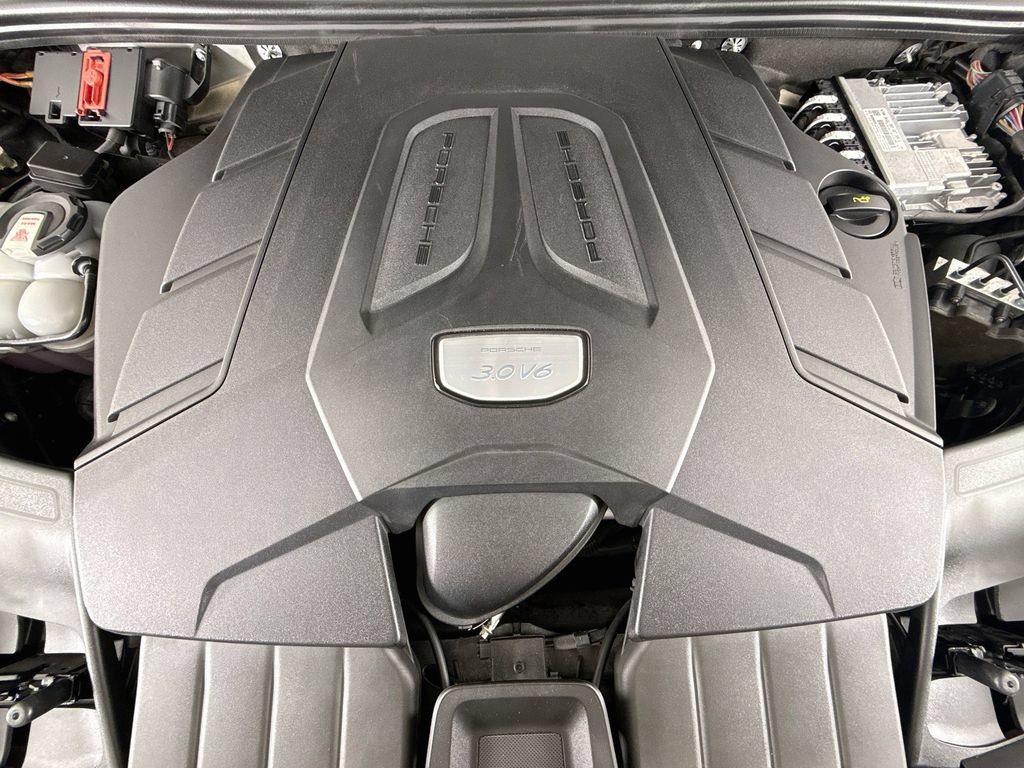 Certified 2023 Porsche Cayenne Coupe AWD/4WD image 30