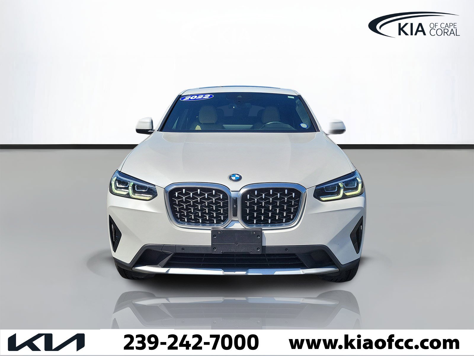 Used 2022 BMW X4 xDrive30i w/ Premium Package 2 AWD/4WD image 2