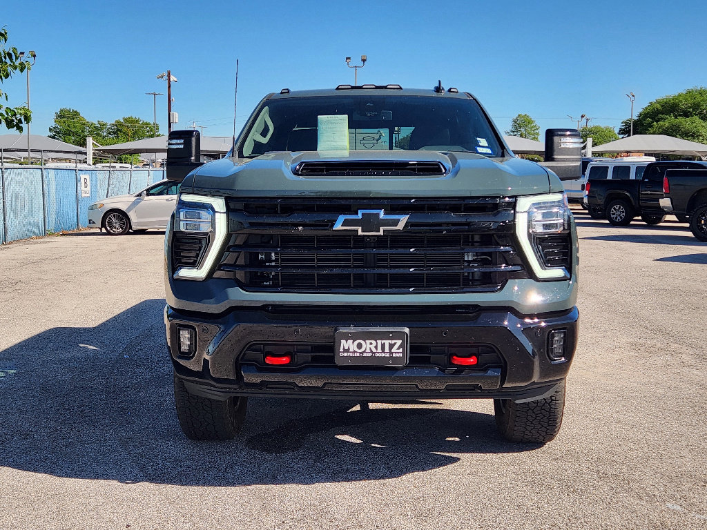 Used 2025 Chevrolet Silverado 2500 LT w/ Trail Boss Package image 2