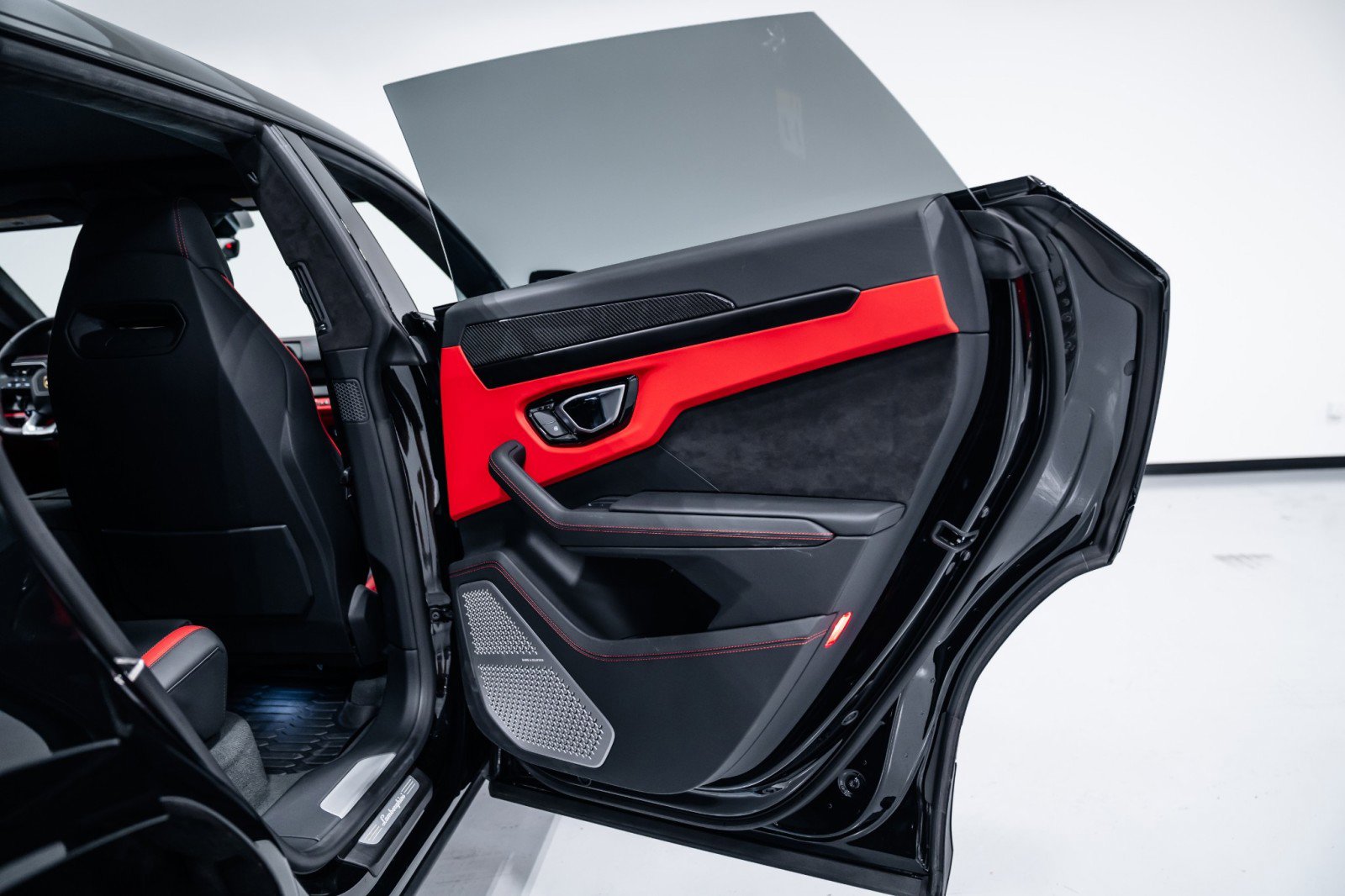 Used 2024 Lamborghini Urus S image 29