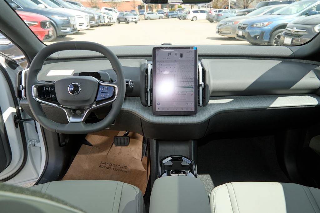New 2026 Volvo EX30 Plus w/ Protection Package RWD image 22