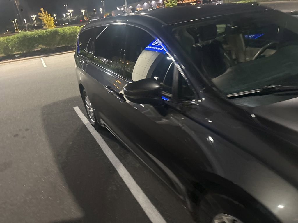 Used 2023 Chrysler Pacifica Touring-L