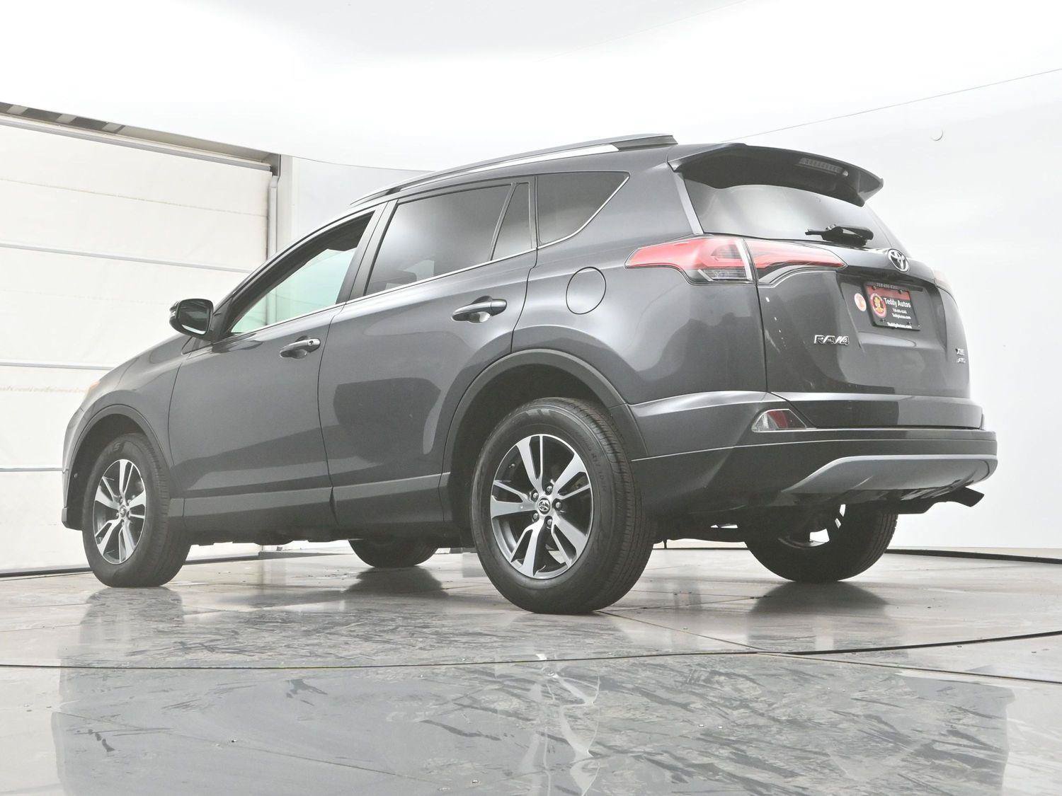 Used 2018 Toyota RAV4 XLE w/ Plus Extra Value Package AWD/4WD image 27