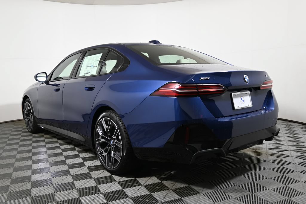 Used 2026 BMW 530i xDrive AWD/4WD image 5