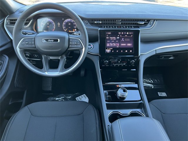 New 2025 Jeep Grand Cherokee L Laredo w/ Luxury Tech Group I image 3