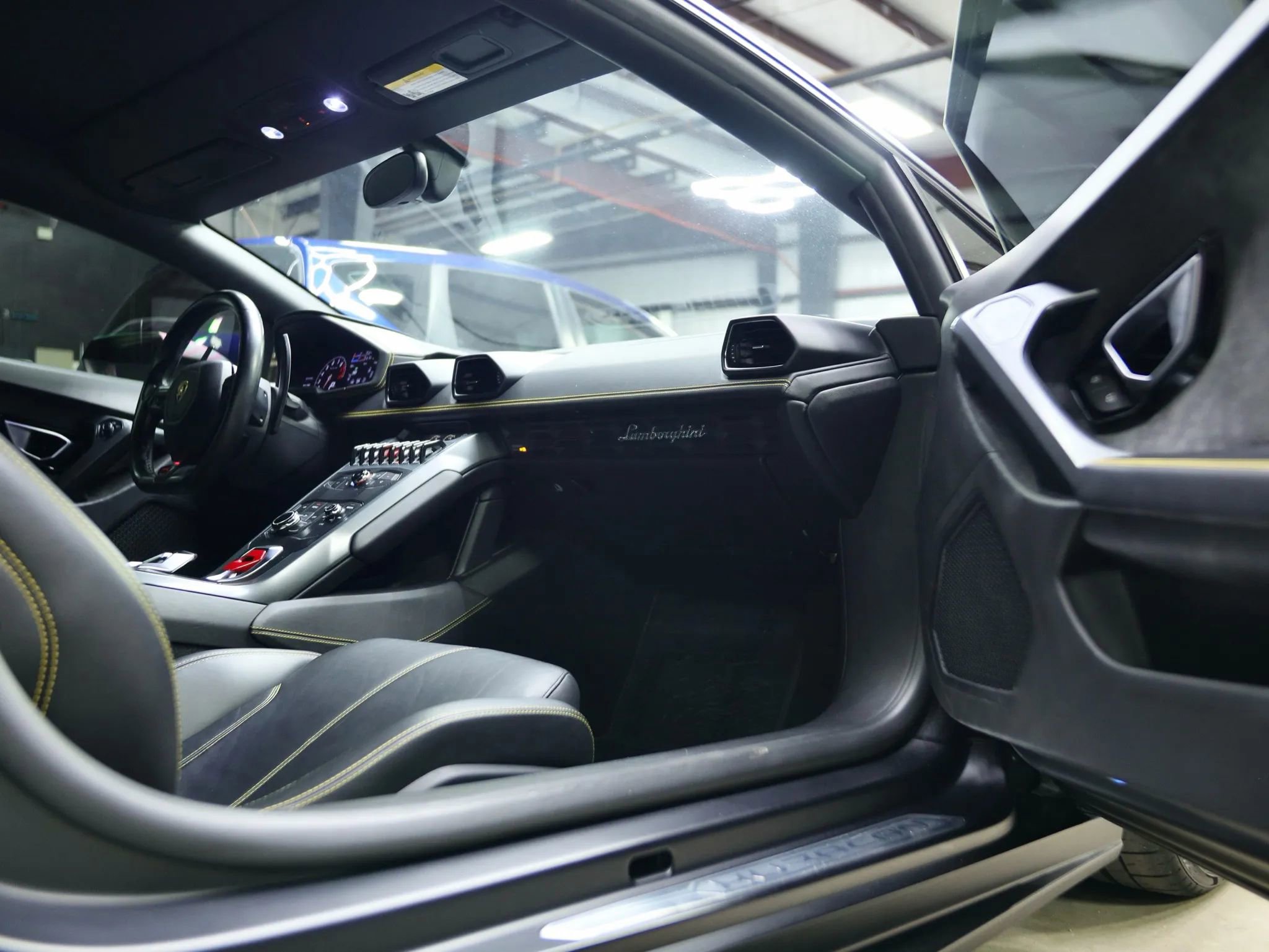 Used 2015 Lamborghini Huracan LP 610-4 image 43