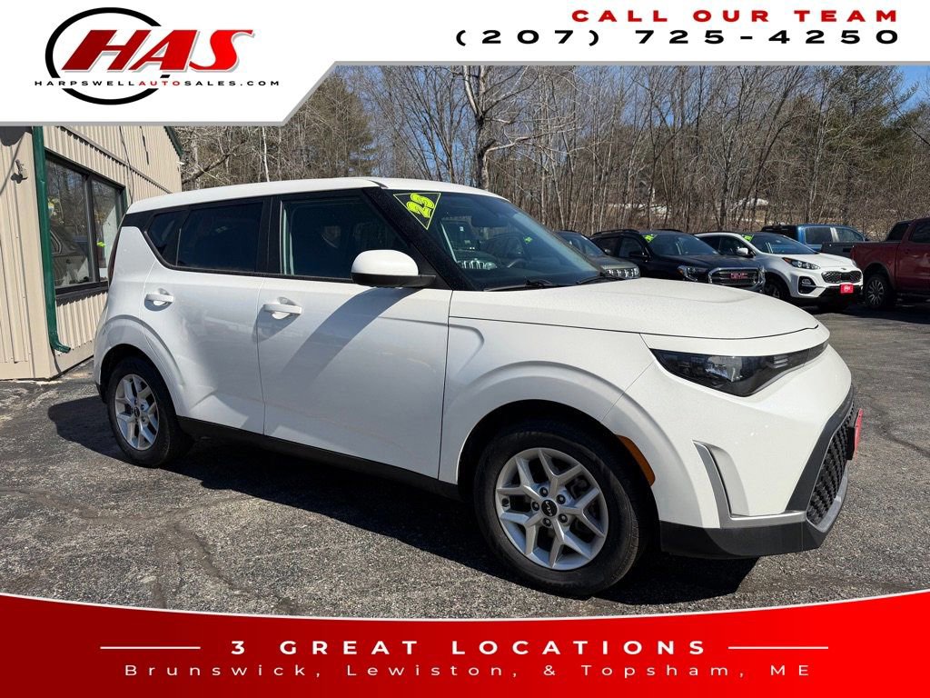 Used 2023 Kia Soul LX w/ Option Group 015 FWD image 8