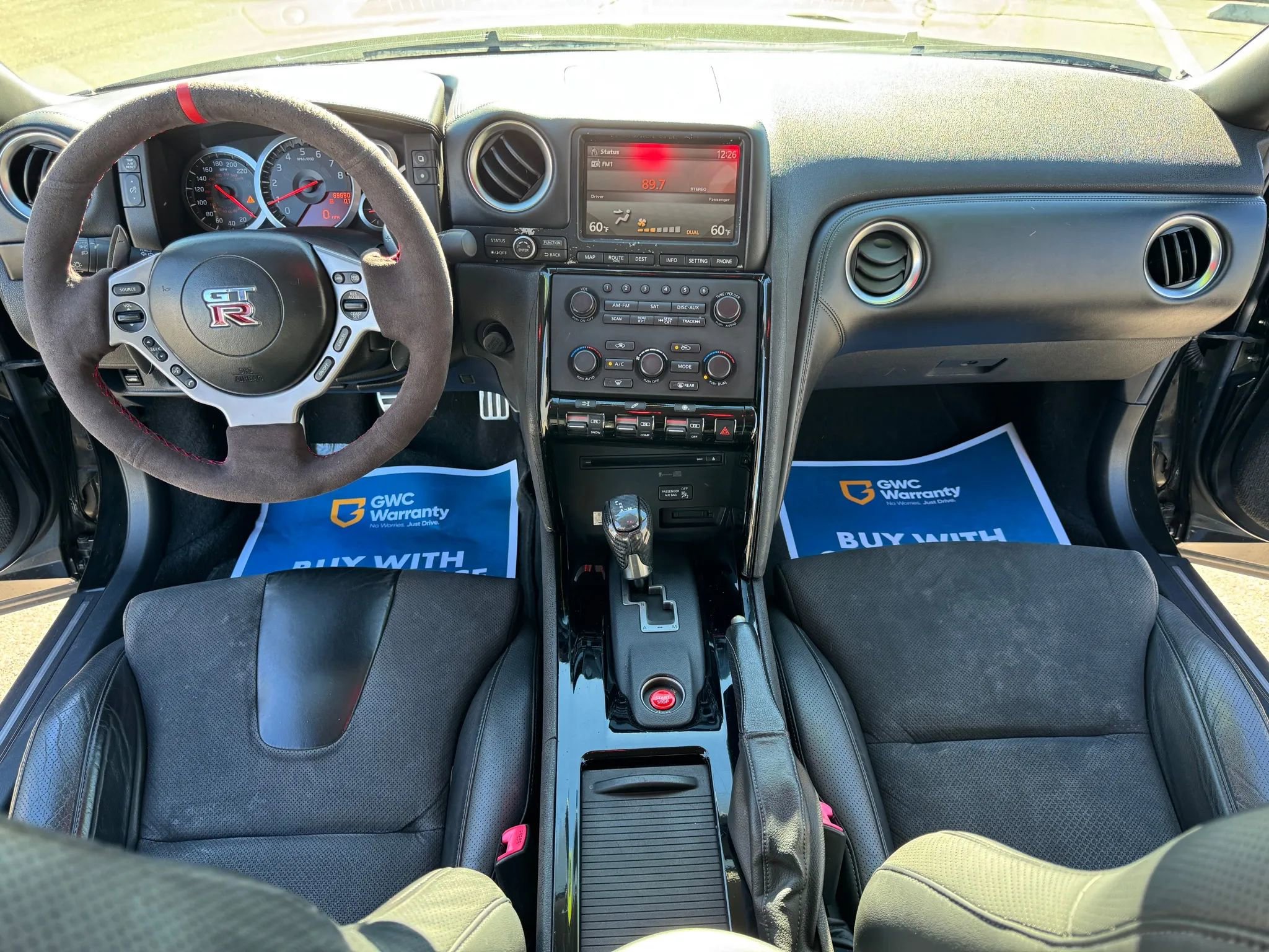 Used 2010 Nissan GT-R Premium image 16