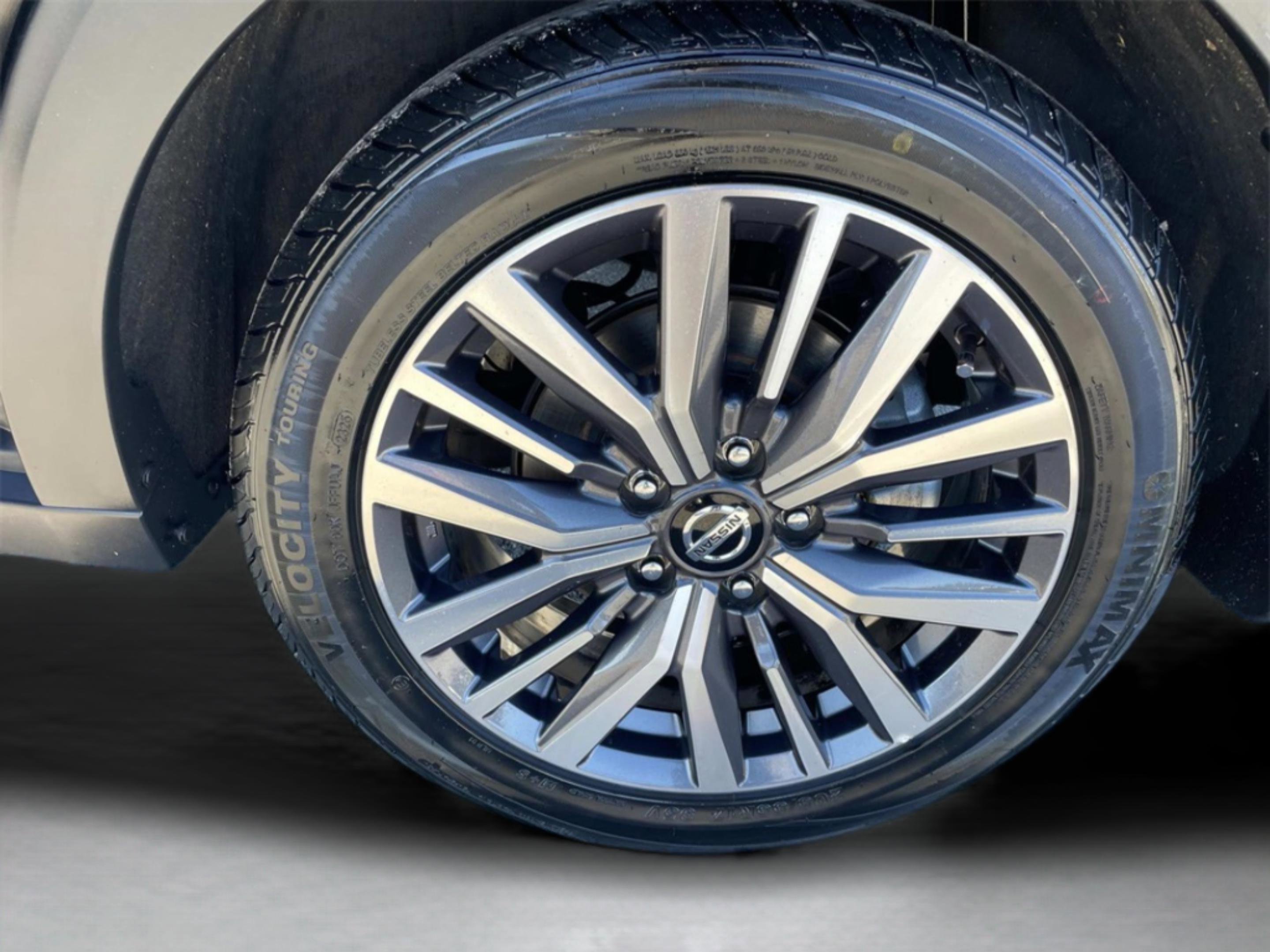 Used 2021 Nissan Kicks SR w/ SR Premium Package image 11