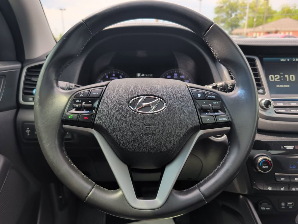 Used 2016 Hyundai Tucson Limited w/ Option Group 03 AWD/4WD image 11