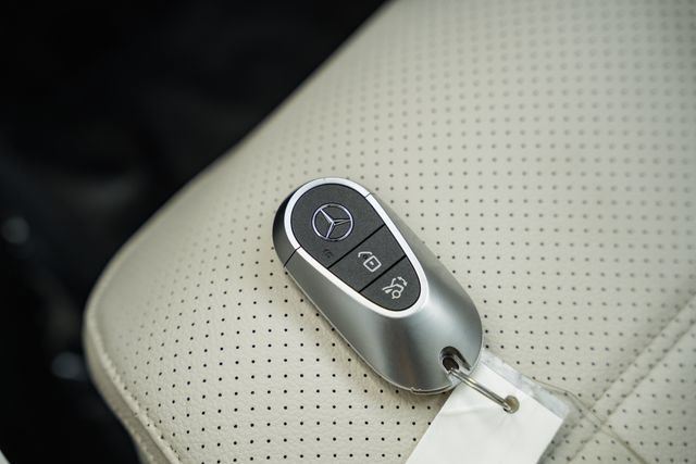 Used 2024 Mercedes-Benz GLC 300 4MATIC image 44
