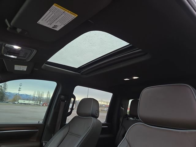 Used 2025 GMC Sierra 3500 Denali w/ Denali Reserve Package image 31