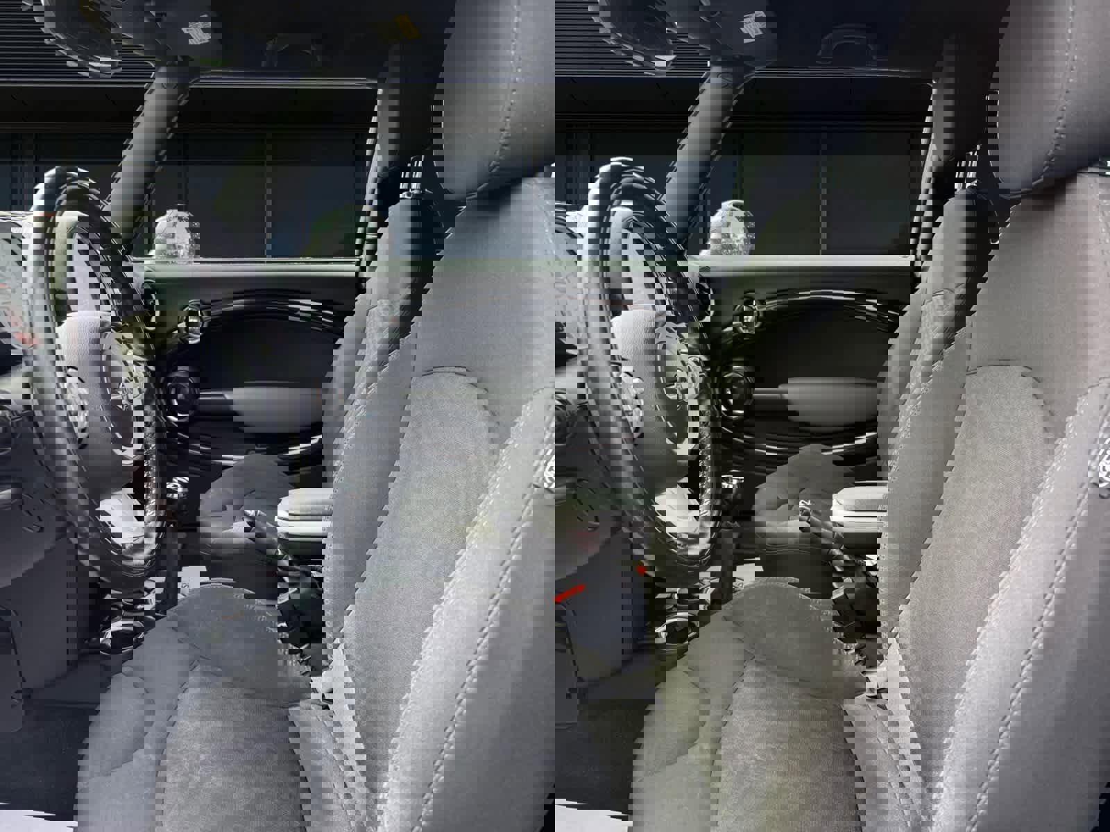 Used 2010 MINI Cooper Clubman John Cooper Works image 2