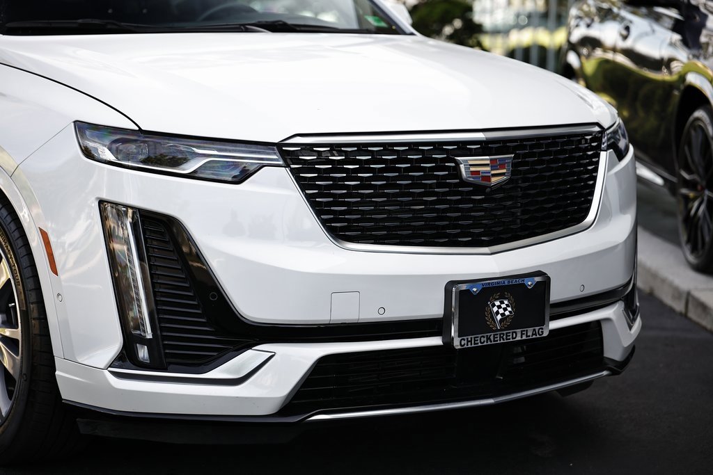 Used 2024 Cadillac XT6 Premium Luxury w/ Technology Package image 2