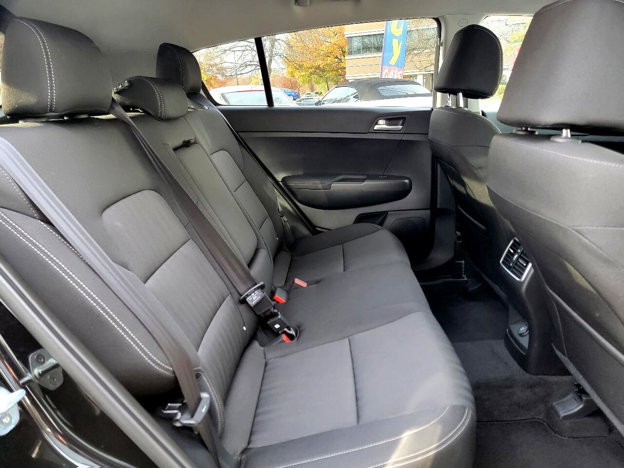 Used 2020 Kia Sportage LX image 25