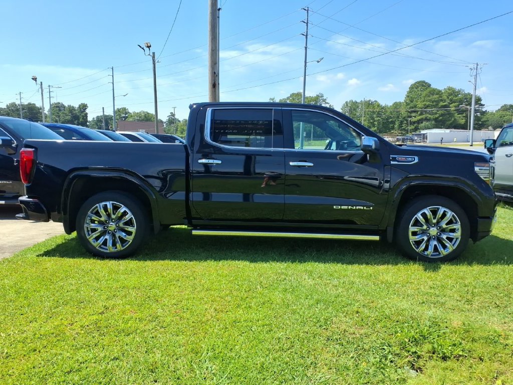 Used 2024 GMC Sierra 1500 Denali AWD/4WD image 8