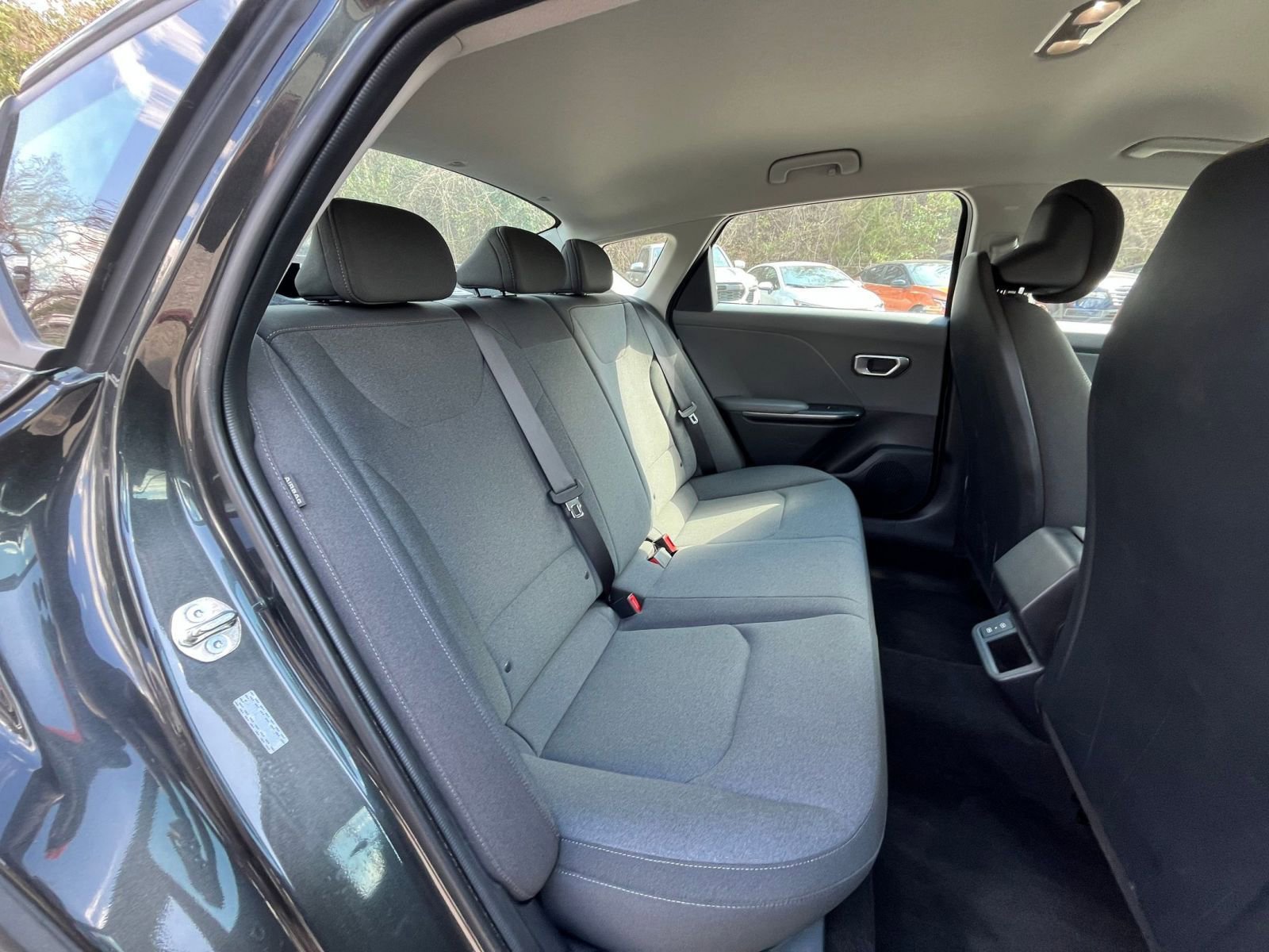 Used 2025 Kia K4 LXS image 36