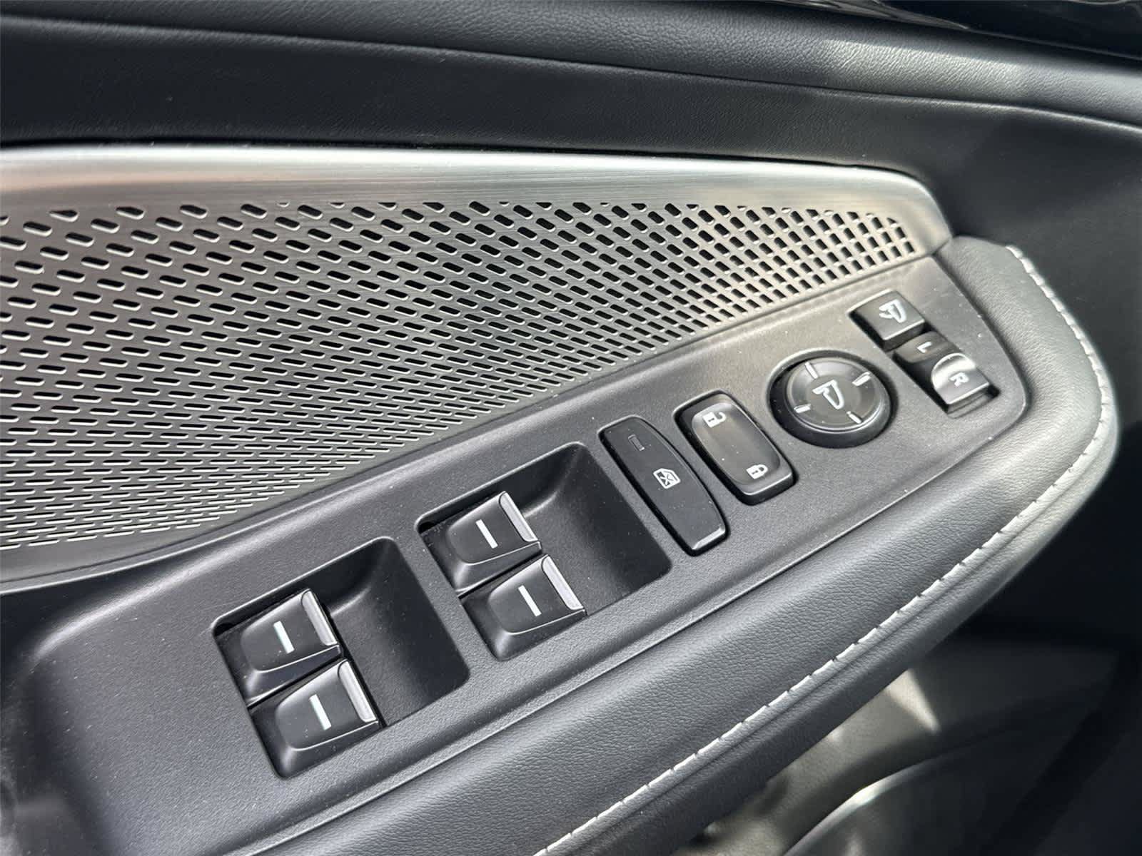 Used 2023 Acura MDX SH-AWD w/ Technology Package image 31
