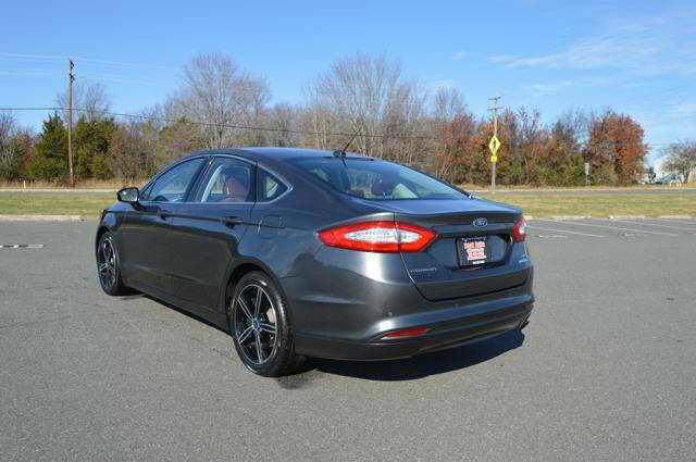 Used 2016 Ford Fusion SE w/ Equipment Group 202A image 6