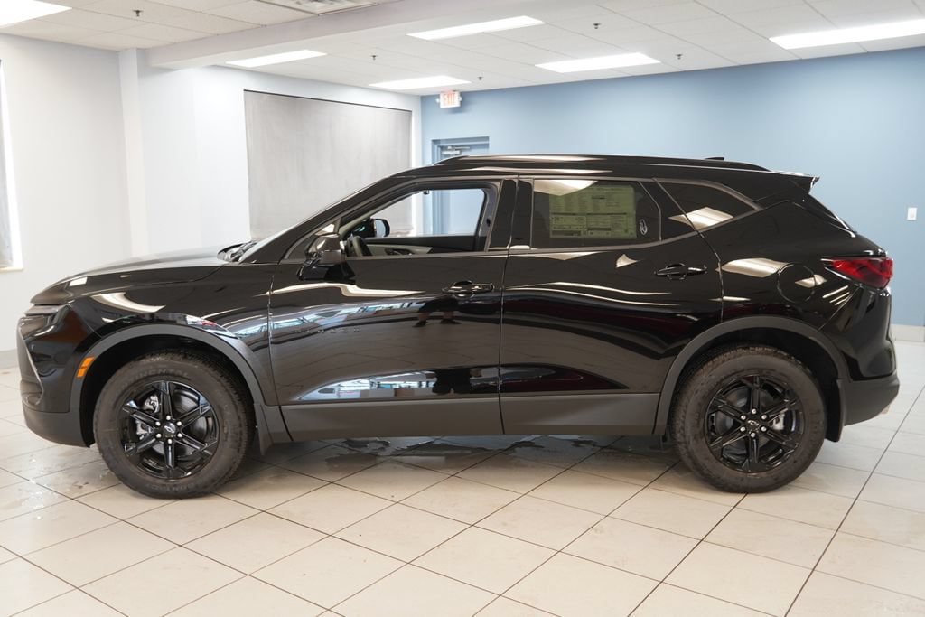 New 2026 Chevrolet Blazer LT w/ Convenience Package FWD image 2