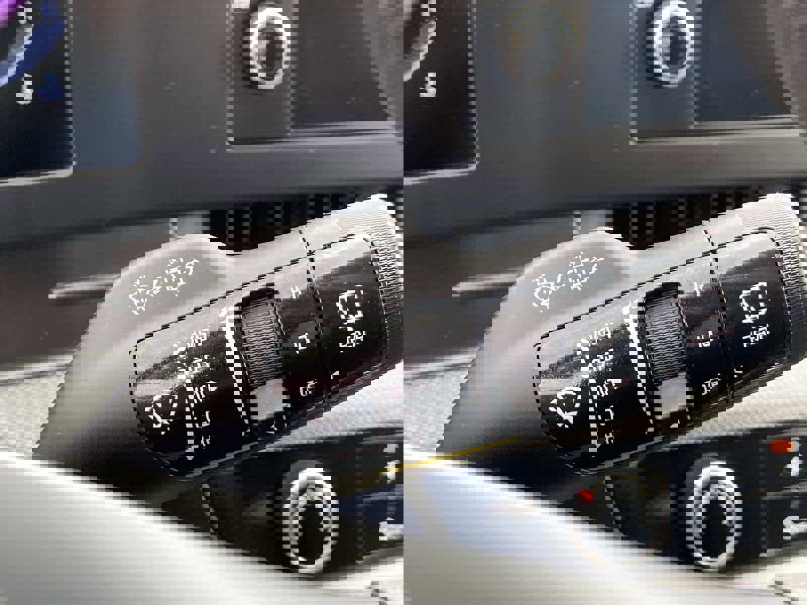 Used 2024 Kia Sportage LX image 18