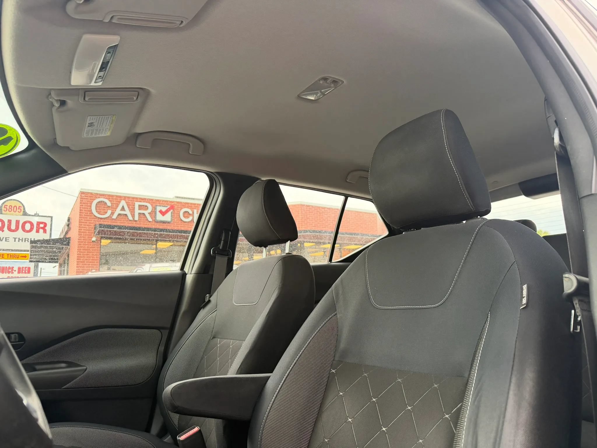 Used 2018 Nissan Kicks S FWD image 9
