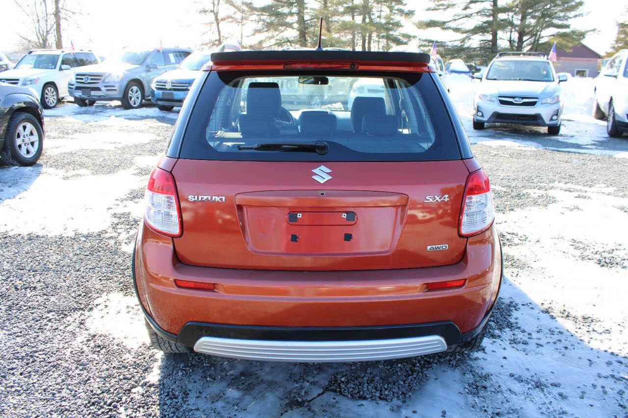 Used 2008 Suzuki SX4 AWD Hatchback w/ Touring Pkg image 8